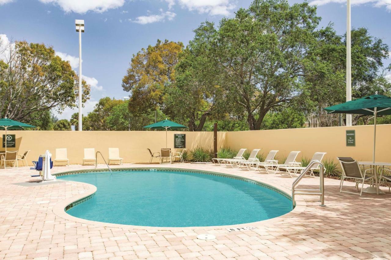 La Quinta By Wyndham Fort Lauderdale Tamarac מראה חיצוני תמונה